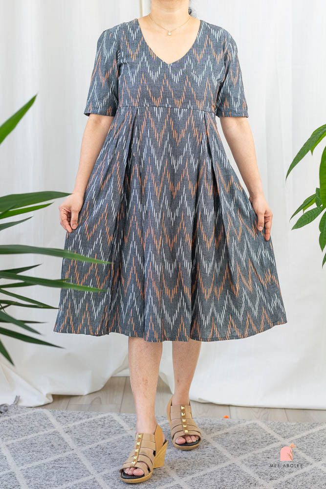 Raashi Semi-Casual Midi Dress in Cloud Chevron