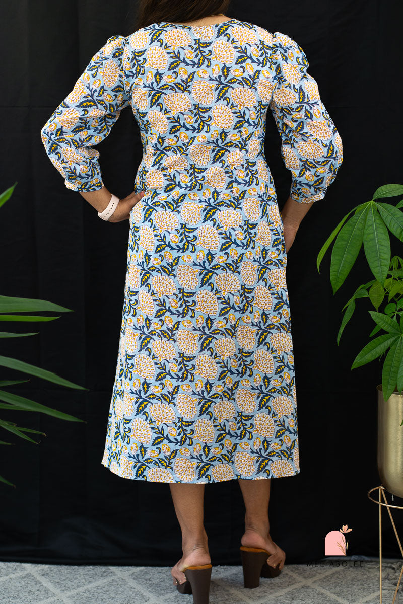 Kaaveri V-neck Midi Dress in Blue Zinnia