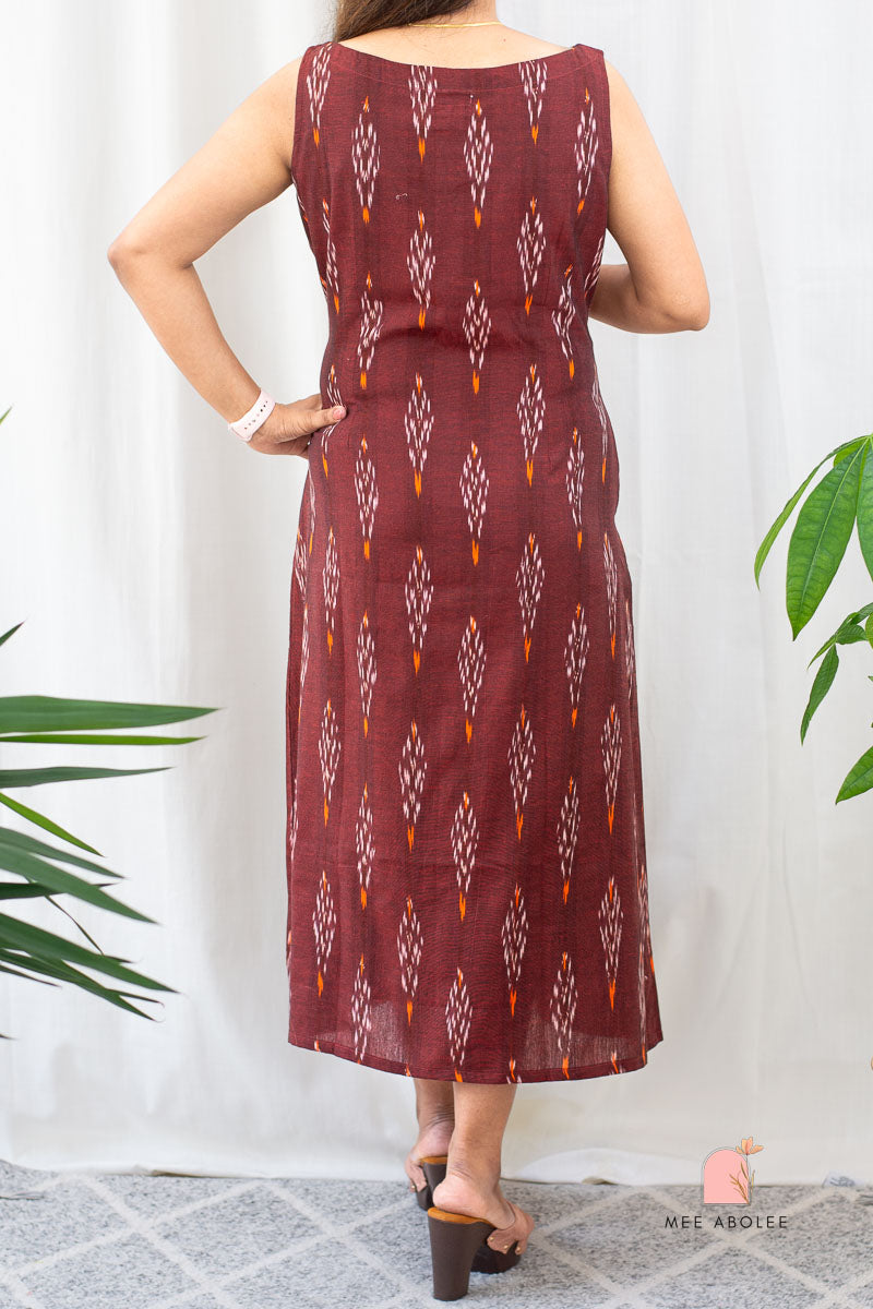 Saachi A-line Sleeveless Dress in Maroon