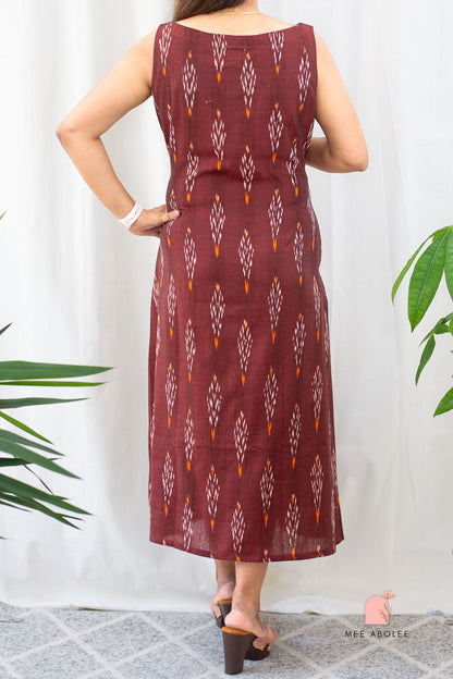 Saachi A-line Sleeveless Dress in Maroon
