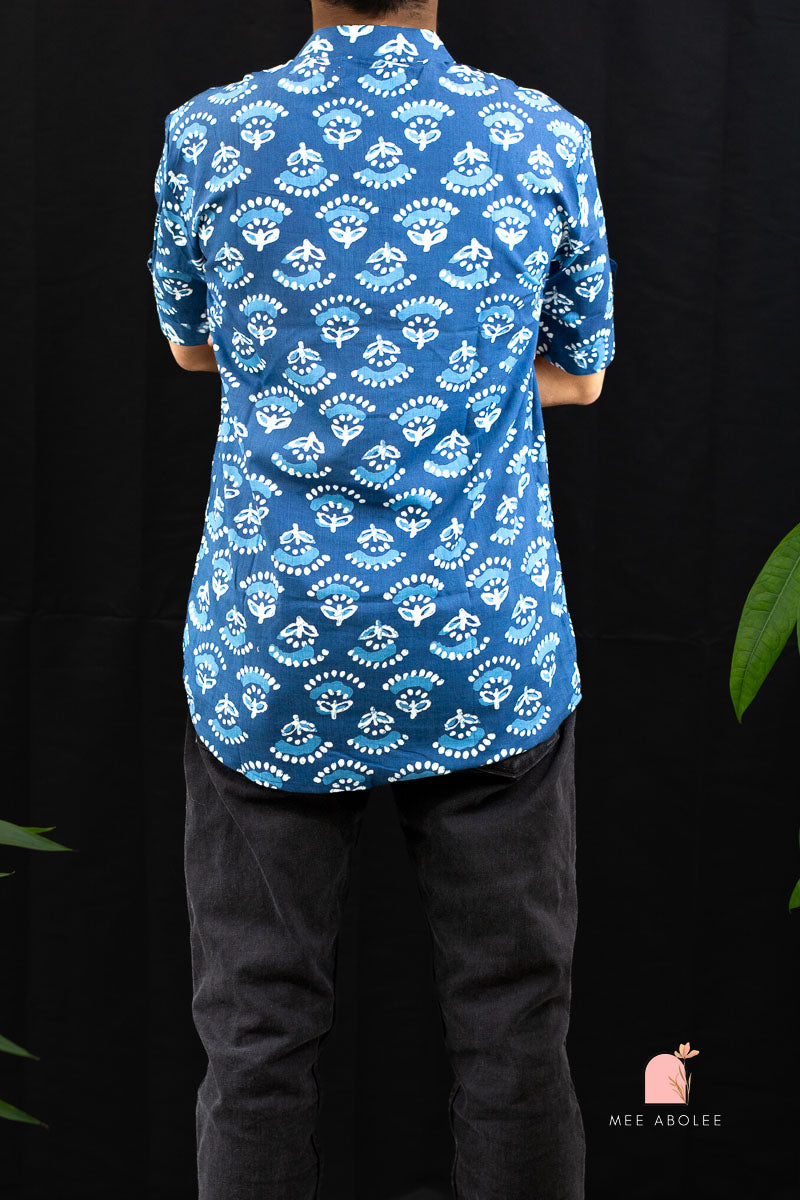 Ojal Half Sleeves Shirt with Mandarin Collar in Indigo Zinnia